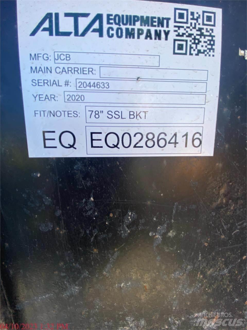 JCB 300T  스키드로더