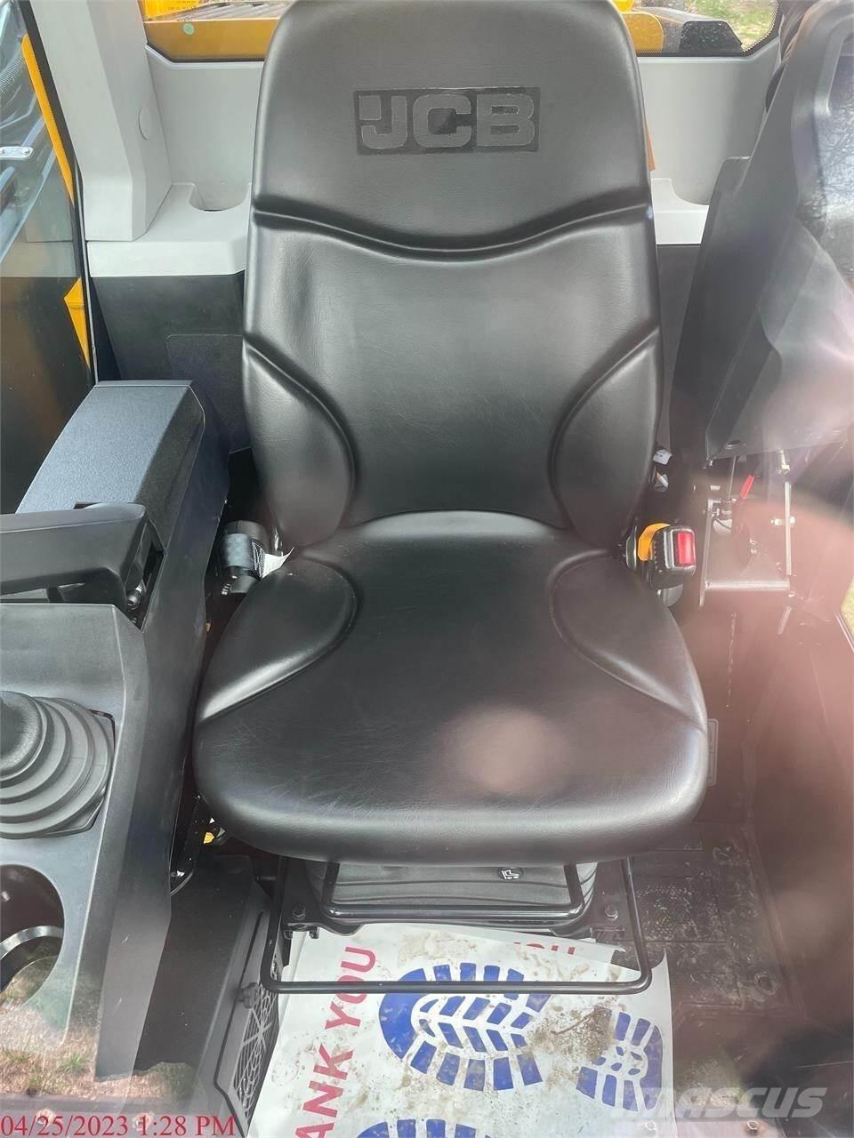 JCB 3TS-8W  스키드로더