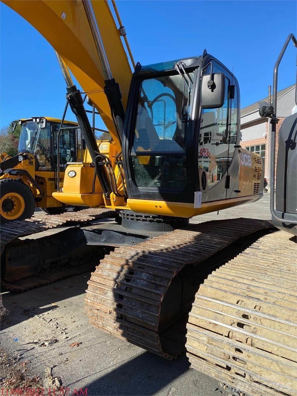JCB JS220 대형 굴삭기 29톤 이상