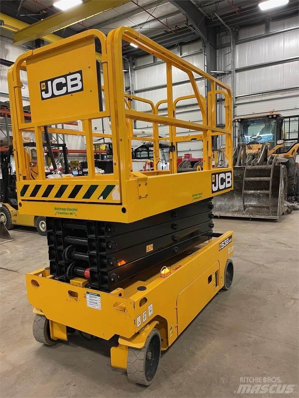 JCB S3246E 가위형 리프트