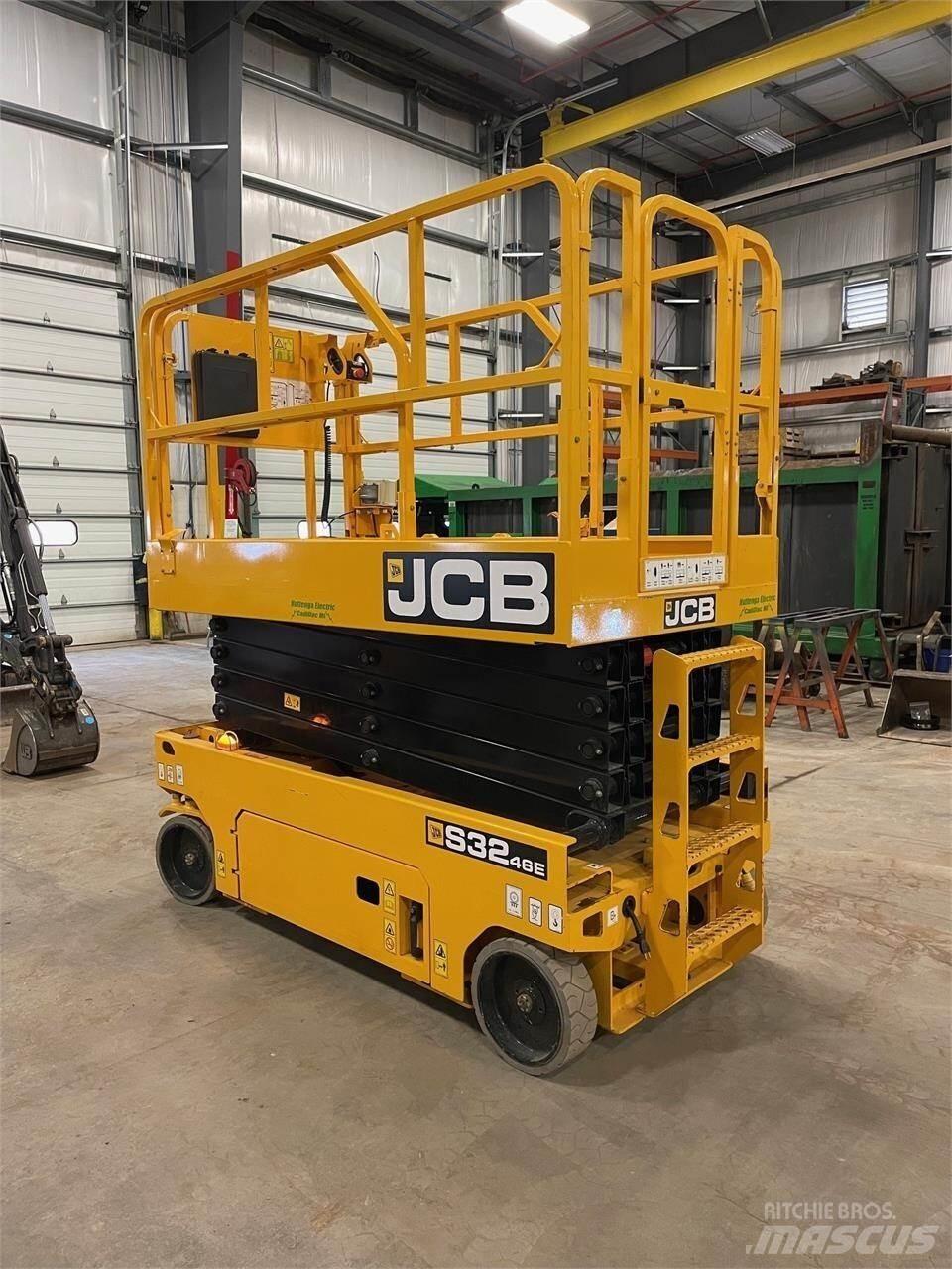 JCB S3246E 가위형 리프트