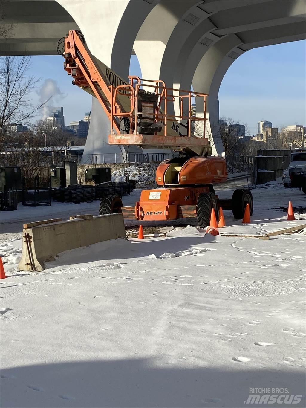 JLG 1350SJP 견인식 전동이동 리프트