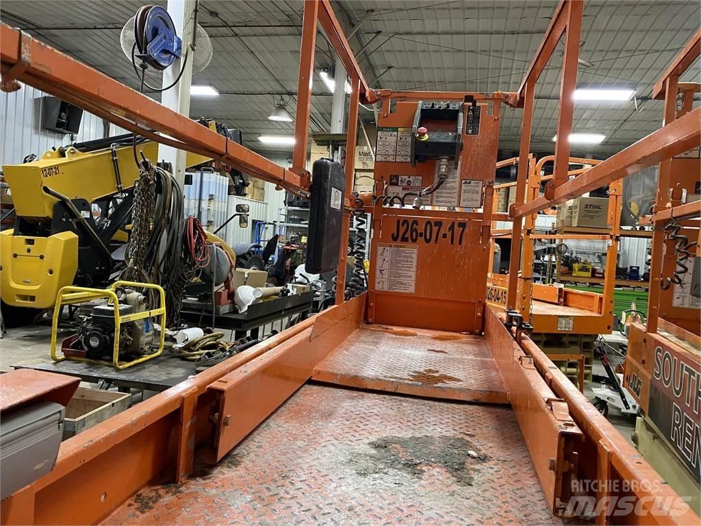 JLG 2632ES 가위형 리프트