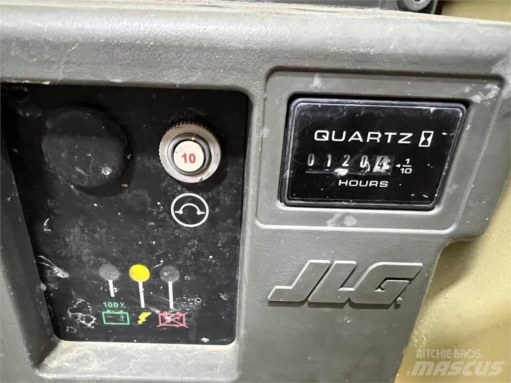 JLG 2632ES 가위형 리프트