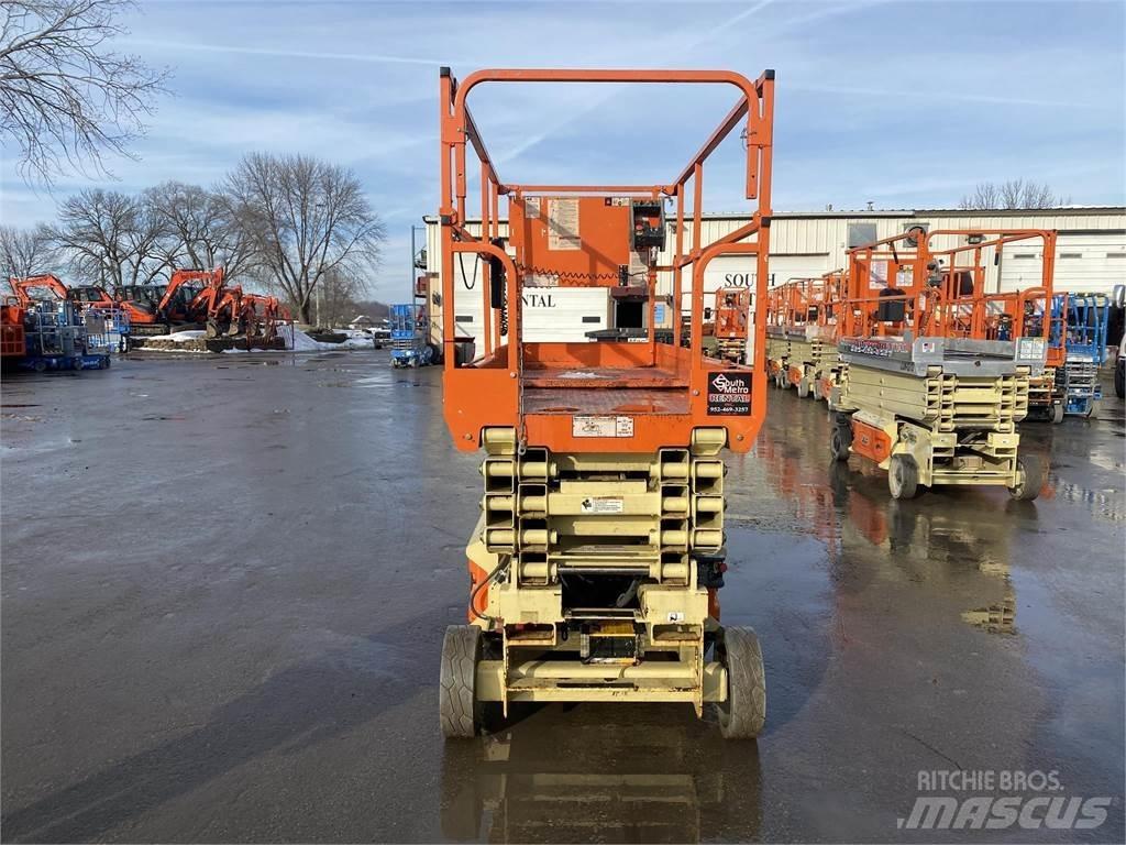 JLG 2646ES 가위형 리프트