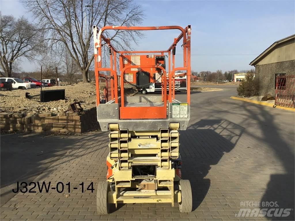 JLG 3246ES 가위형 리프트