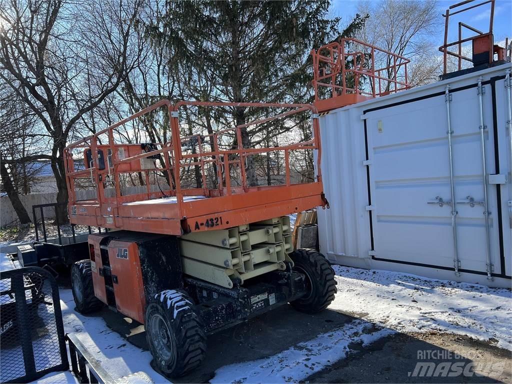 JLG 330LRT 가위형 리프트