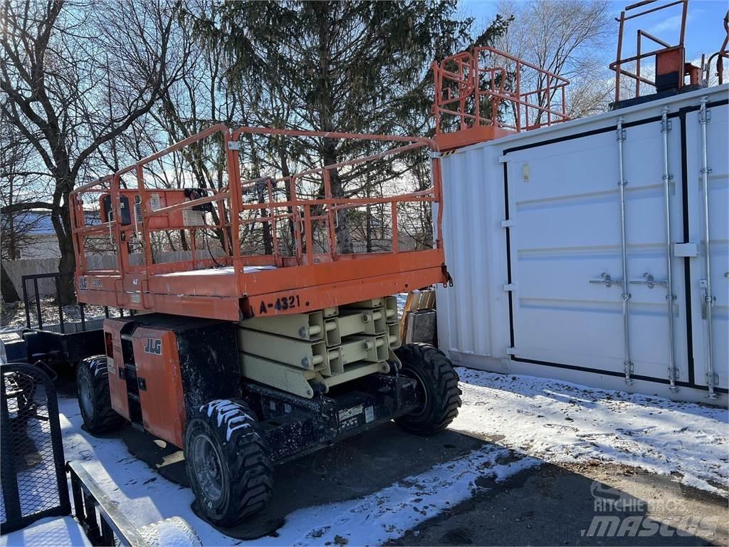 JLG 330LRT 가위형 리프트