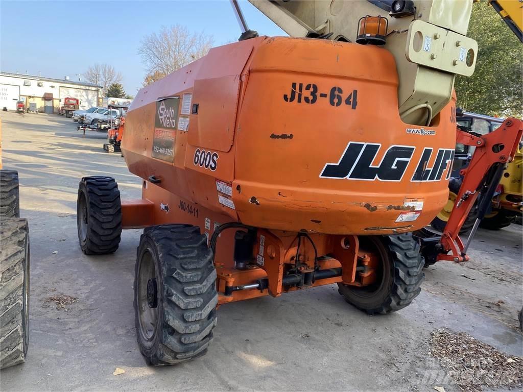 JLG 600S 견인식 전동이동 리프트