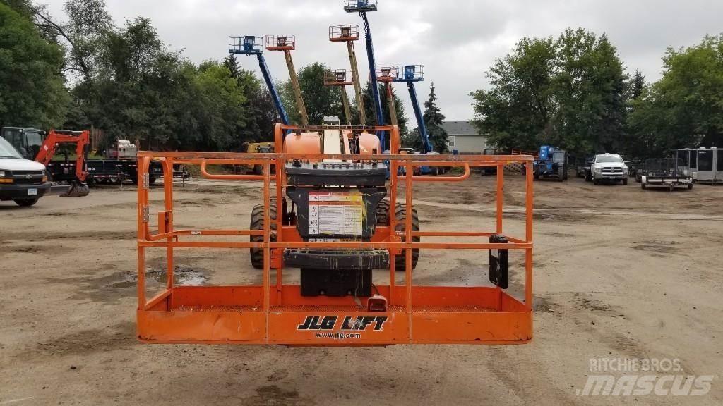 JLG 600S 견인식 전동이동 리프트