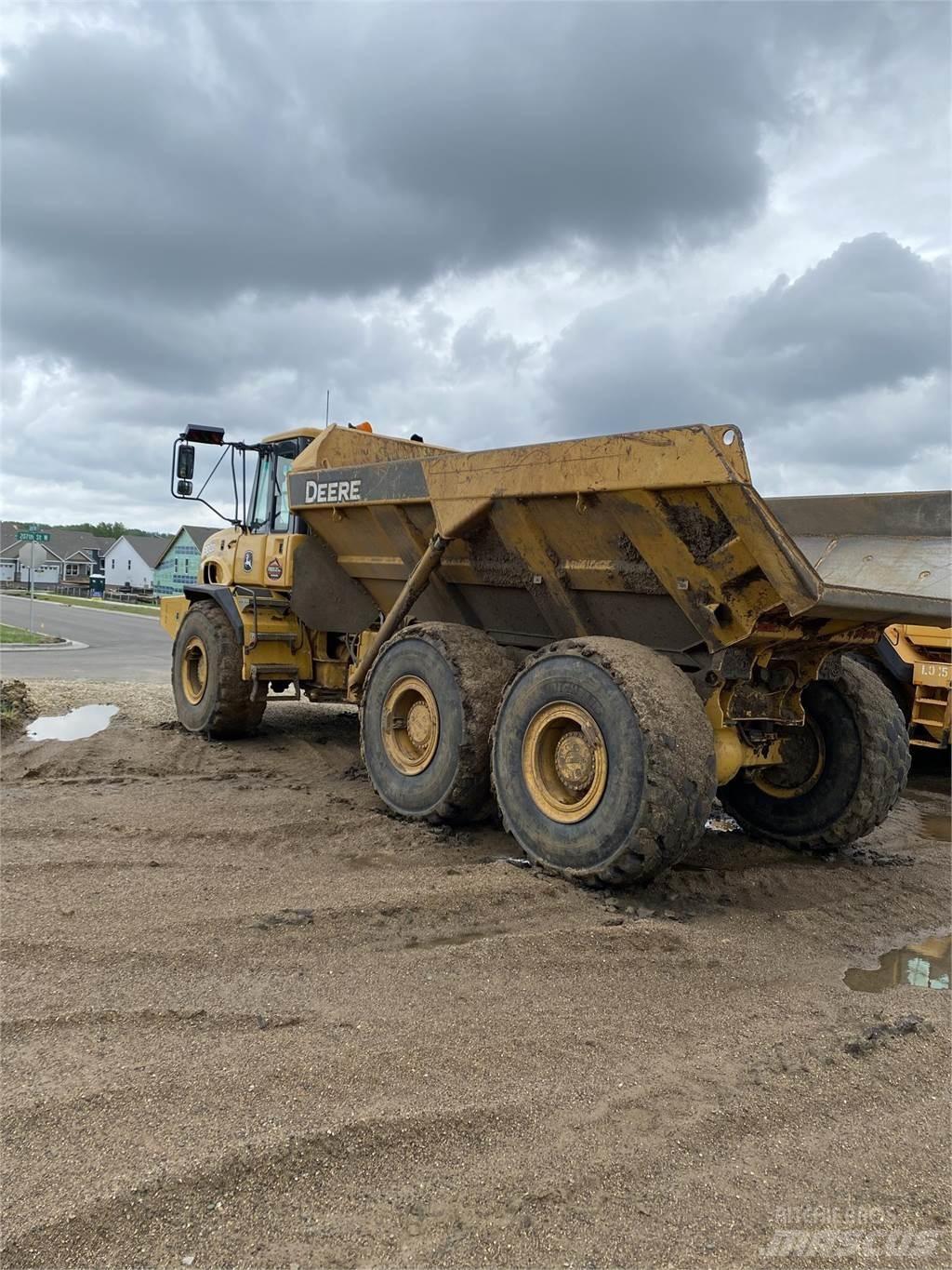 John Deere 300D 연결식 홀러