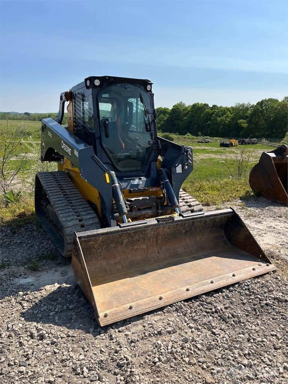 John Deere 333G  스키드로더