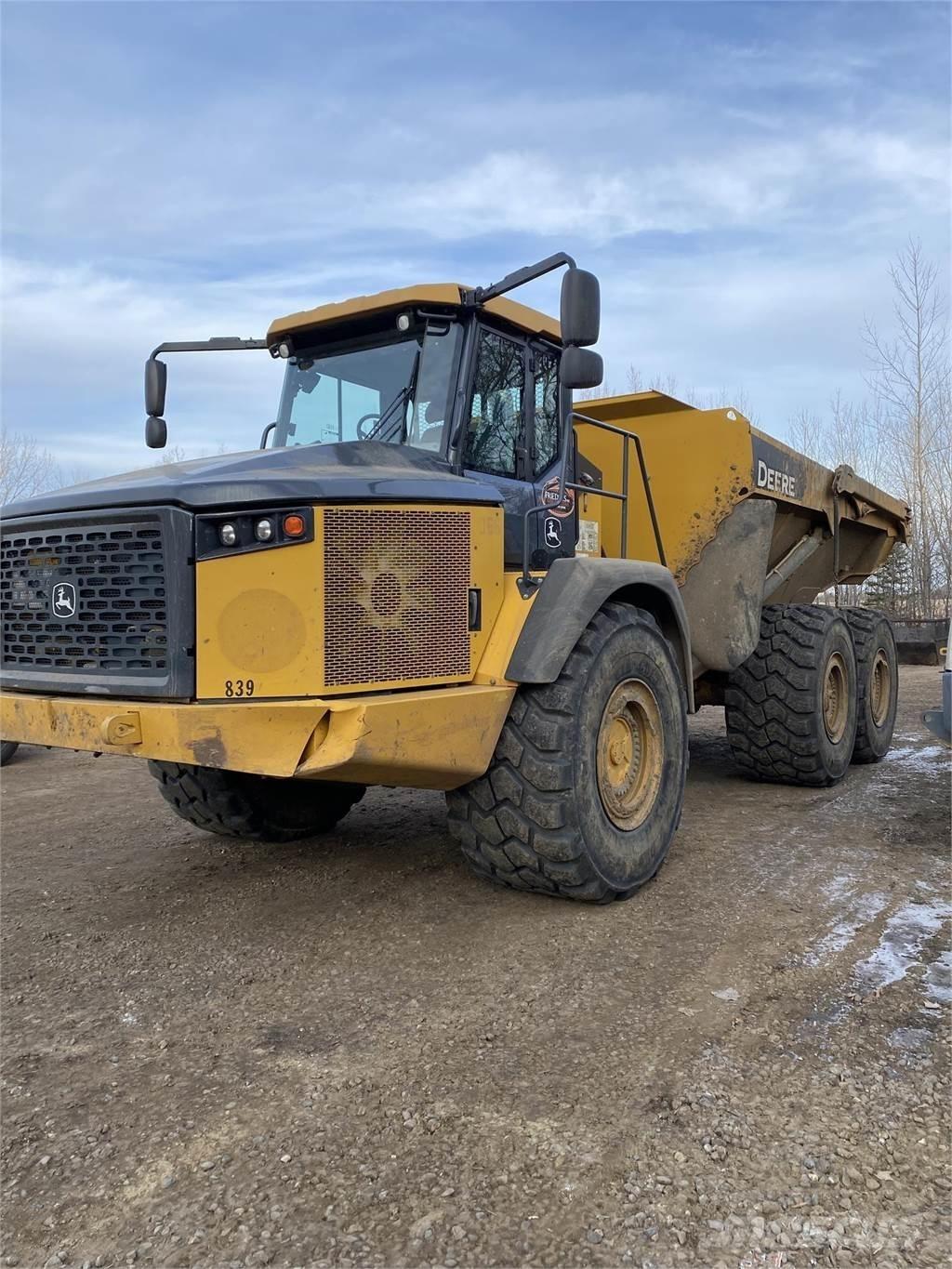John Deere 410E 연결식 홀러