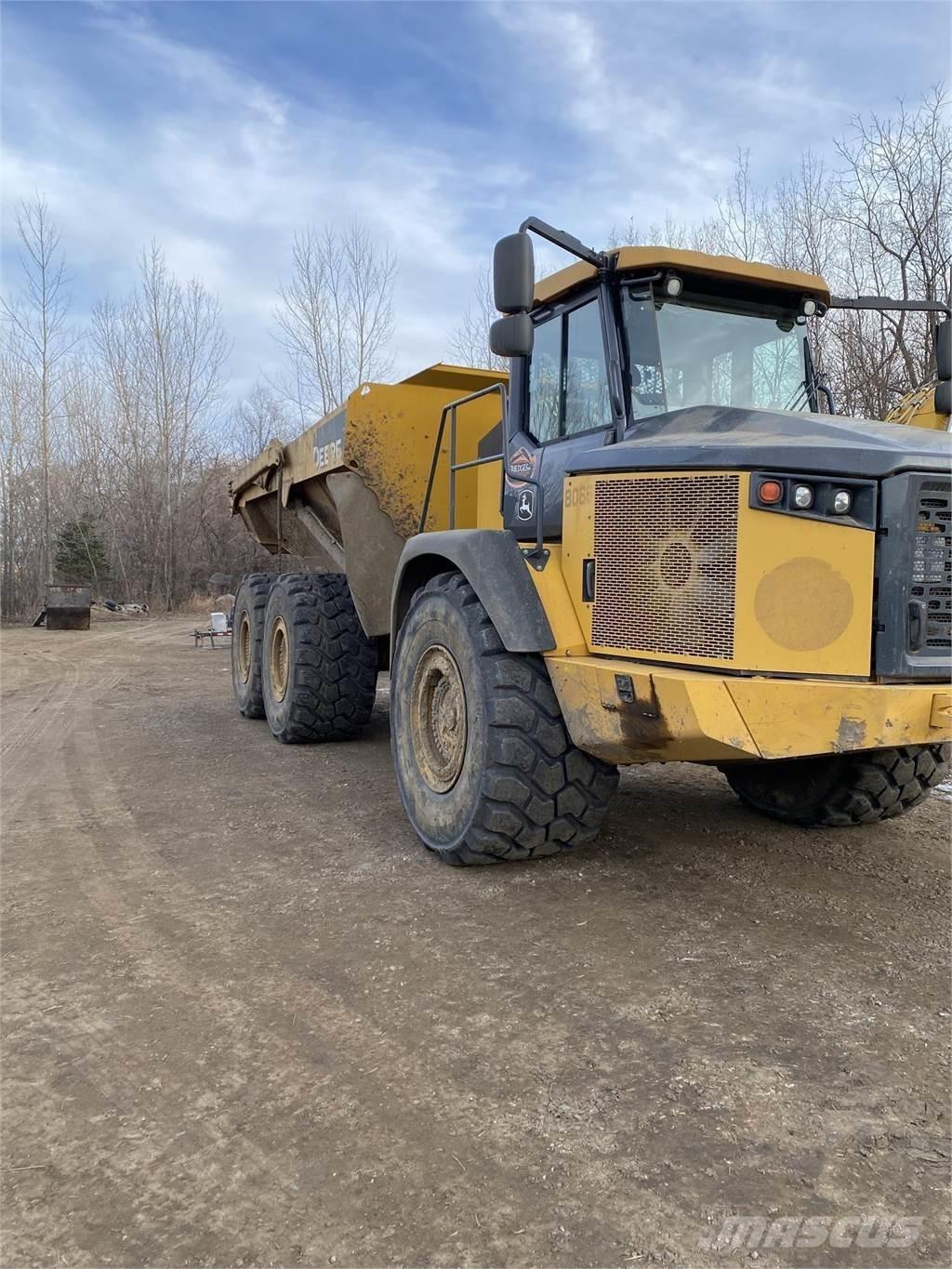 John Deere 410E 연결식 홀러