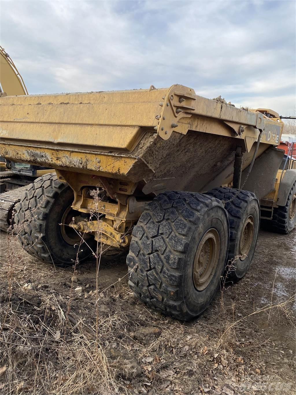 John Deere 410E 연결식 홀러
