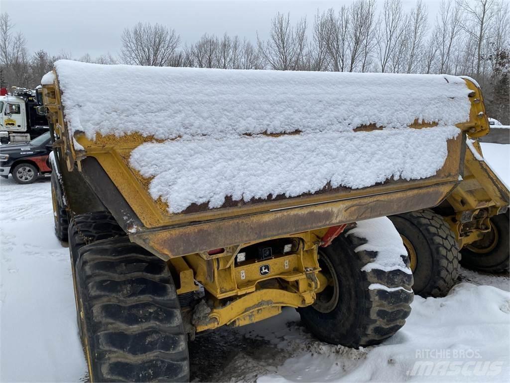 John Deere 460E 연결식 홀러