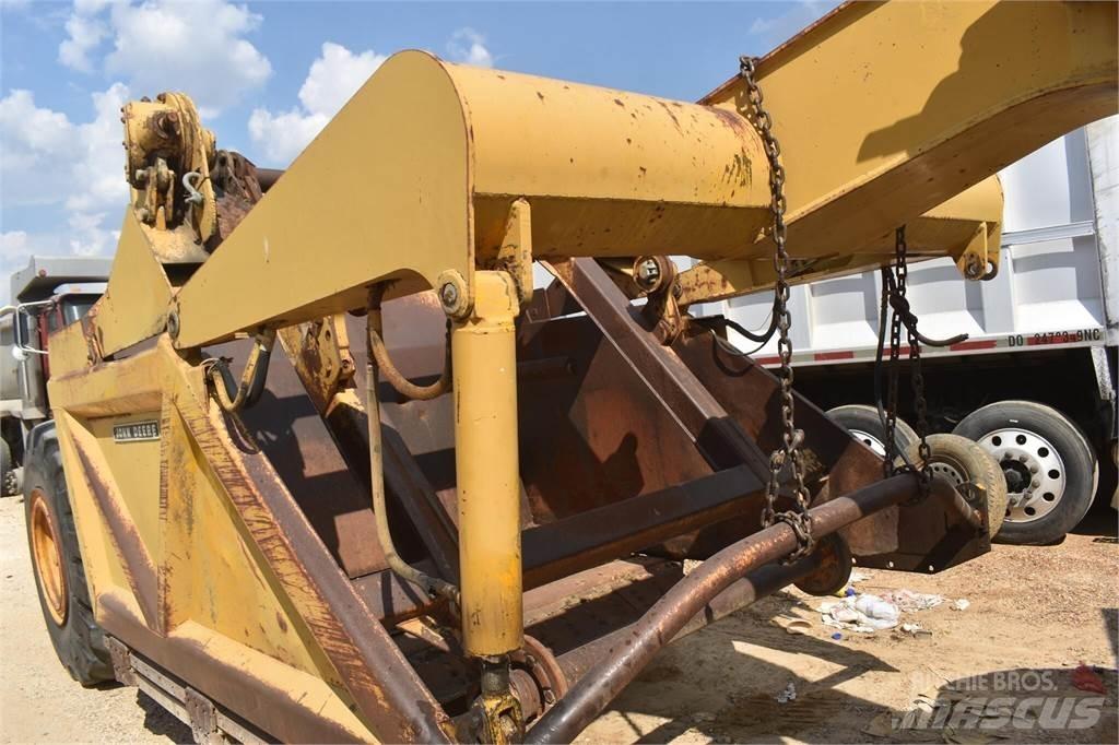 John Deere 760A 스크레이퍼