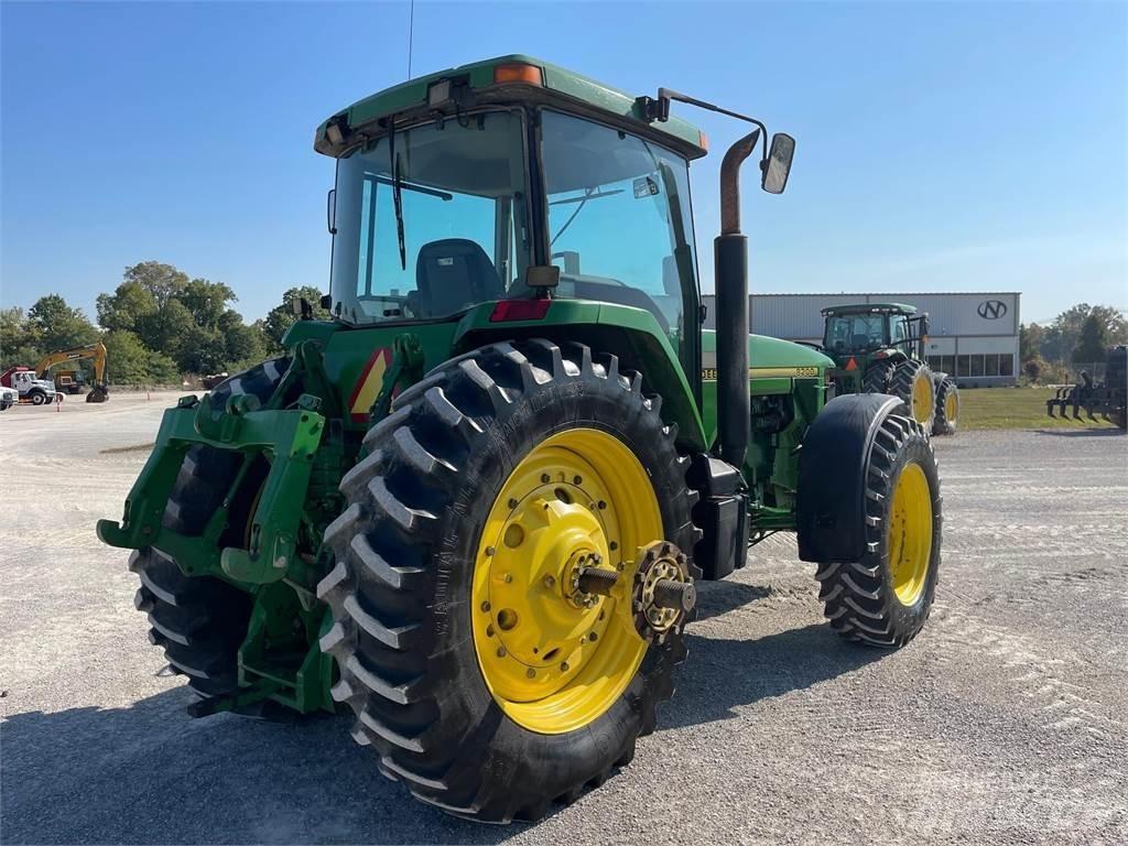 John Deere 8200 트랙터