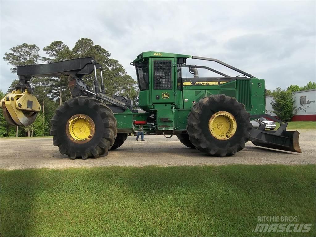 John Deere 848L 목재스키더