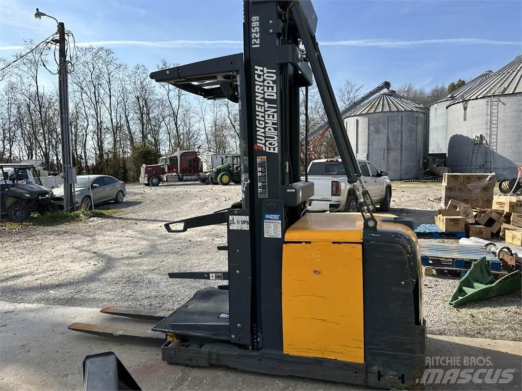 Jungheinrich EKS308 미디엄 리프트 오더 피커