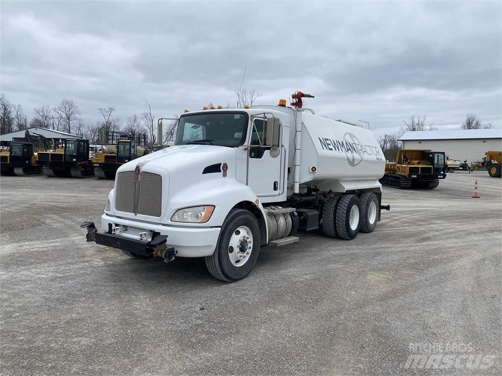 Kenworth T300 급수차