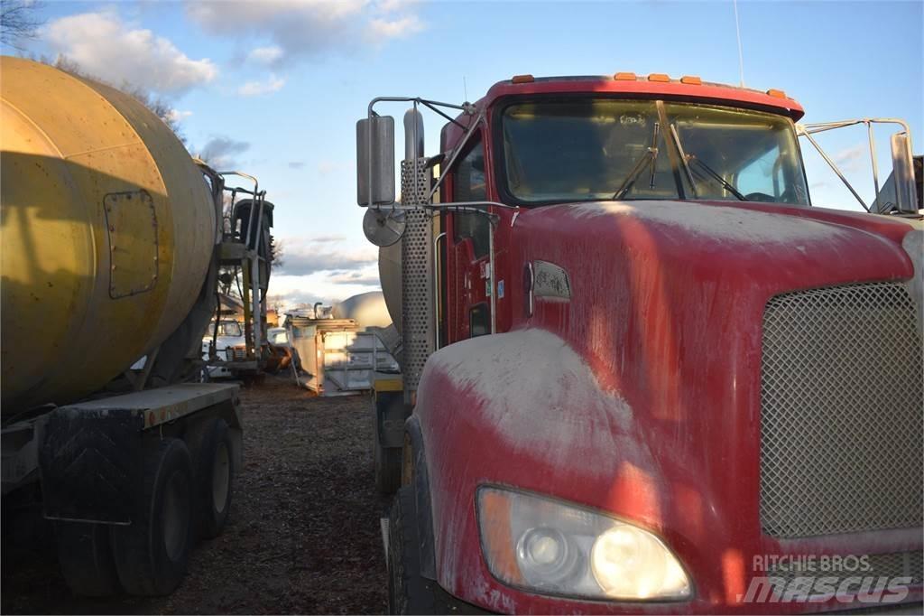 Kenworth T440 콘크리트 믹서트럭