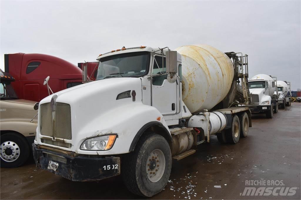 Kenworth T440 콘크리트 믹서트럭