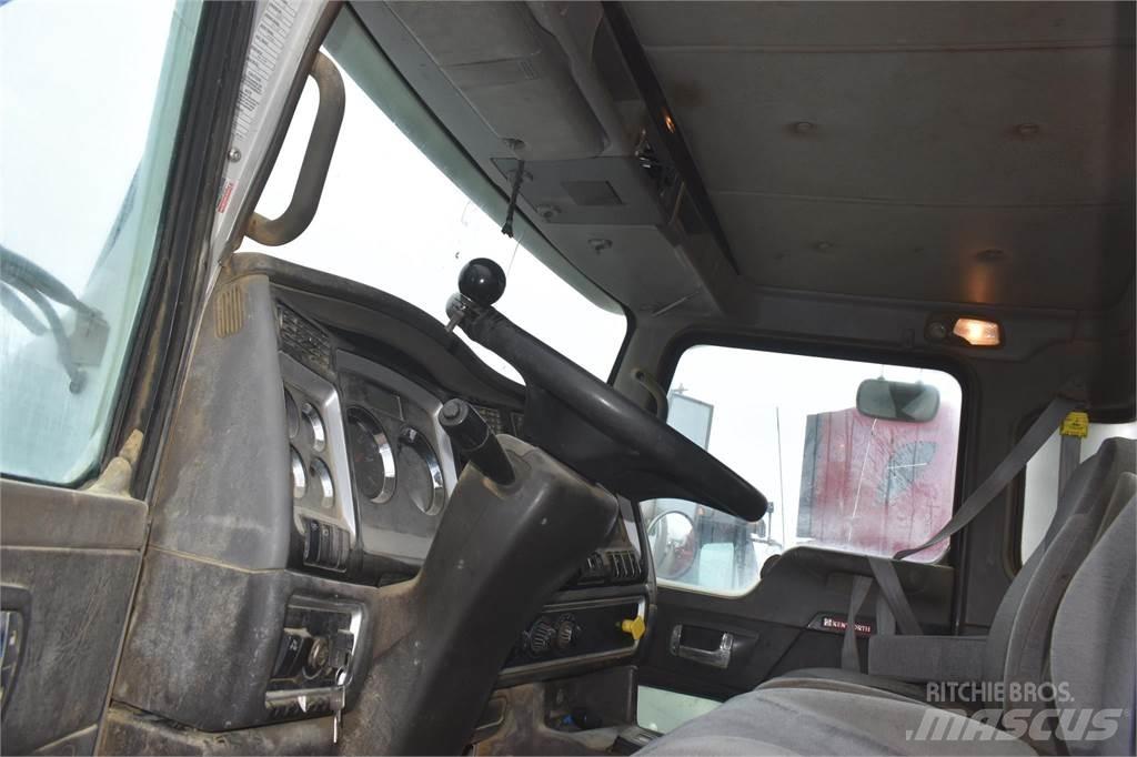 Kenworth T440 콘크리트 믹서트럭