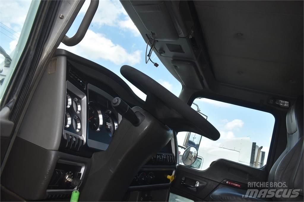 Kenworth T440 덤프 트럭