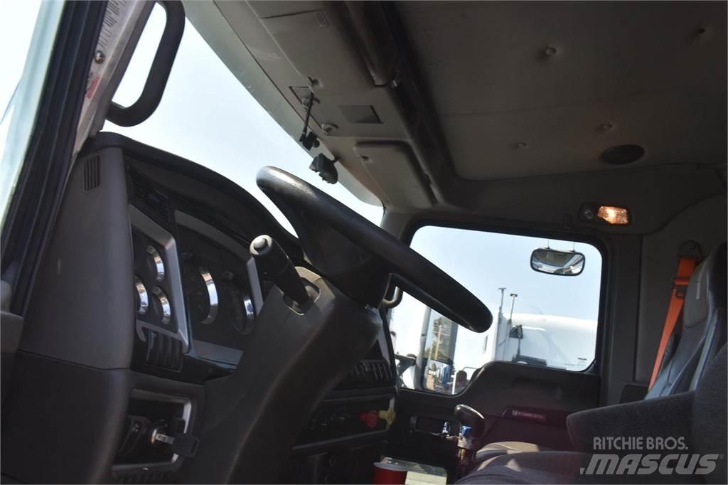 Kenworth T660 덤프 트럭