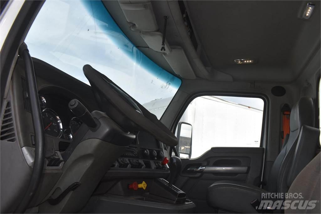Kenworth T680 크레인 트럭