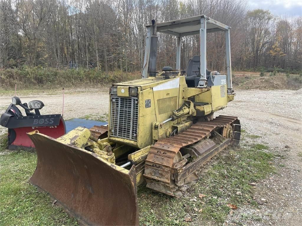 Komatsu D37E-5 크롤러 도저