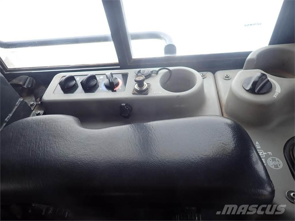Komatsu D61PXi-24 크롤러 도저