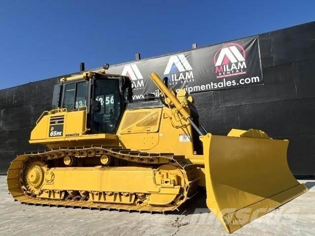 Komatsu D65PX-18 크롤러 도저