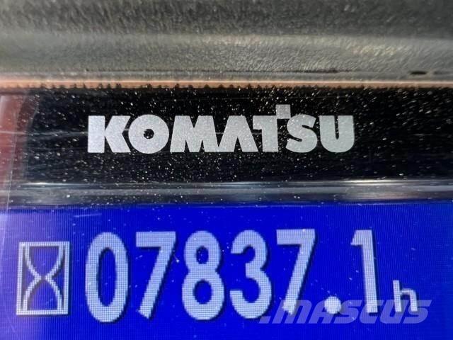 Komatsu D65PX-18 크롤러 도저