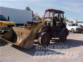 Komatsu WA100  휠로우더