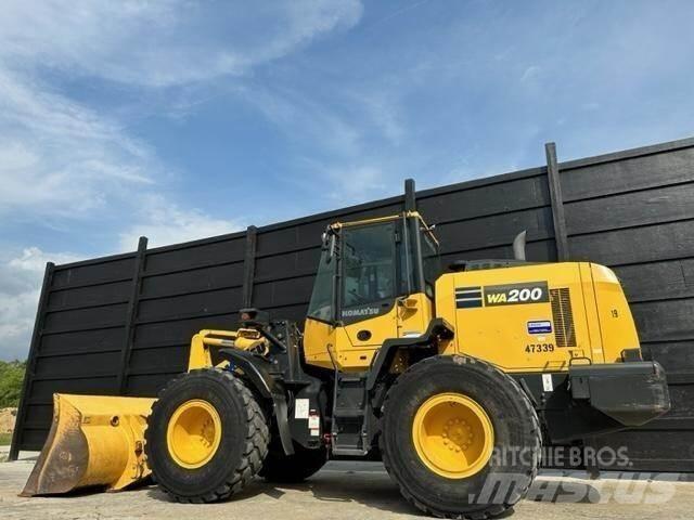 Komatsu WA200-8  휠로우더