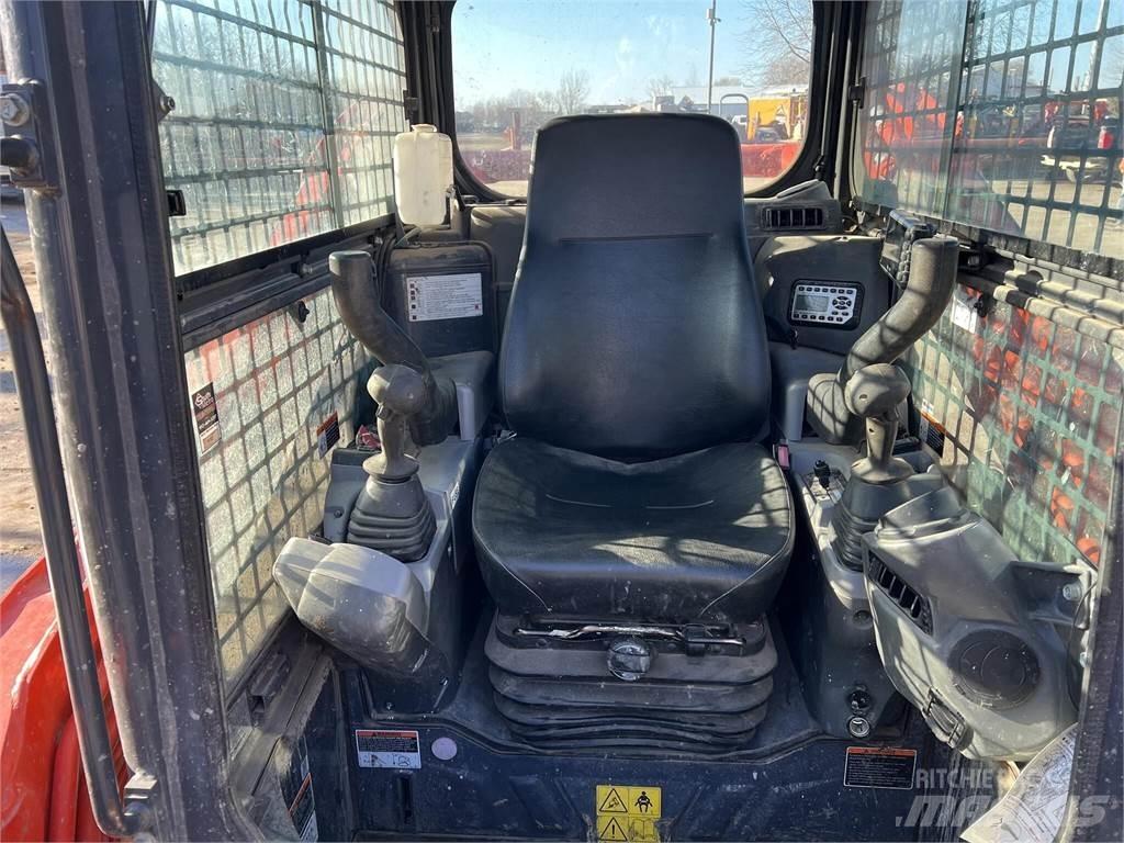 Kubota SVL75-2  스키드로더