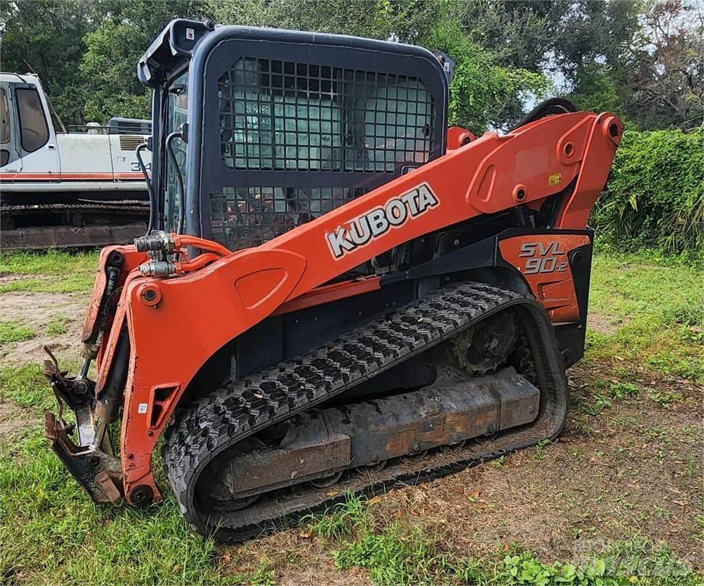 Kubota SVL90-2  스키드로더