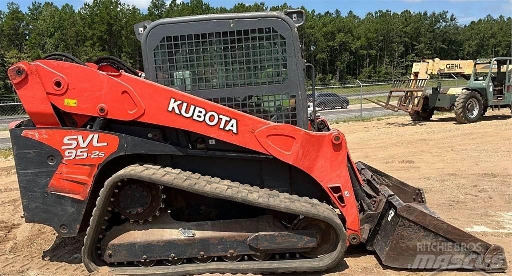 Kubota SVL95-2S  스키드로더