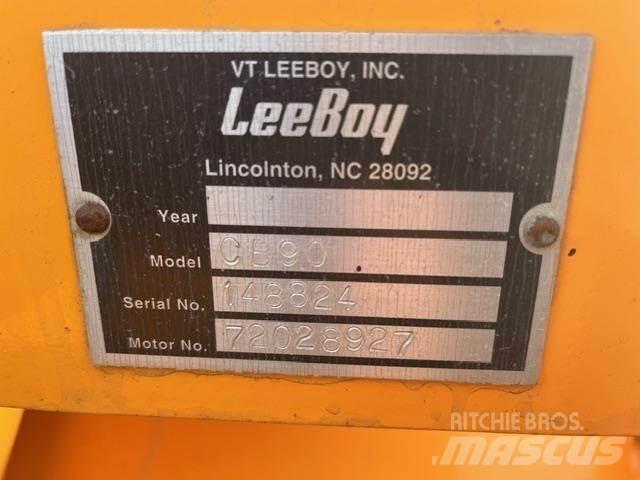 LeeBoy CB90 도로 청소차