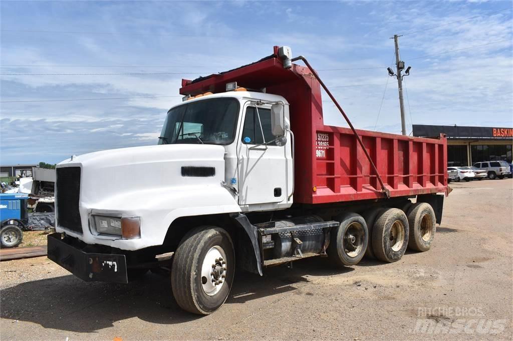 Mack CH613 덤프 트럭