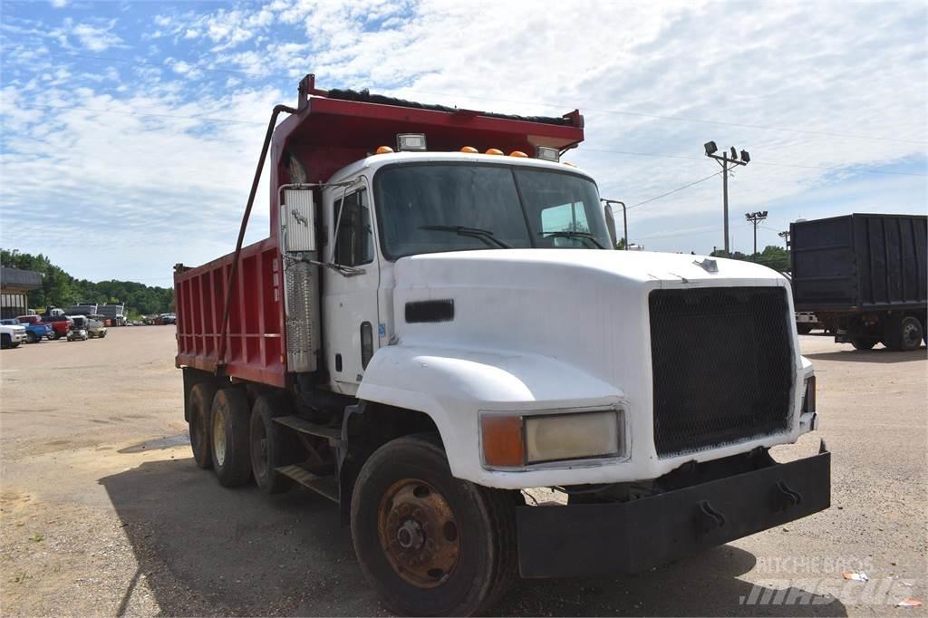 Mack CH613 덤프 트럭