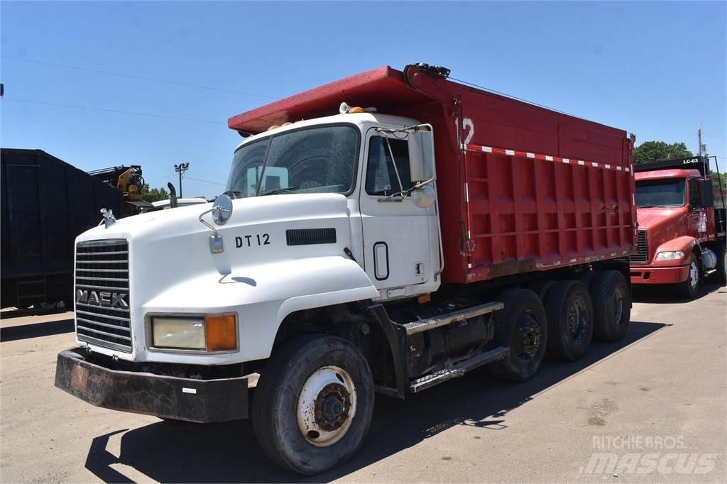 Mack CH613 덤프 트럭
