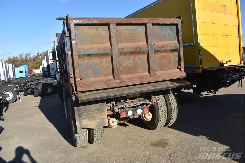 Mack CH613 덤프 트럭