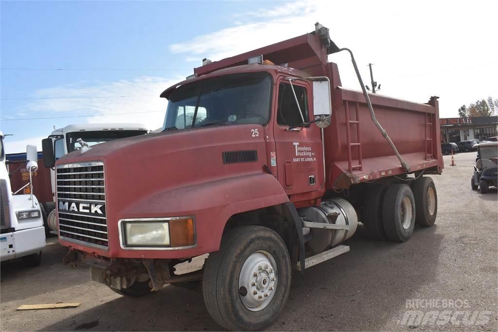 Mack CH613 덤프 트럭