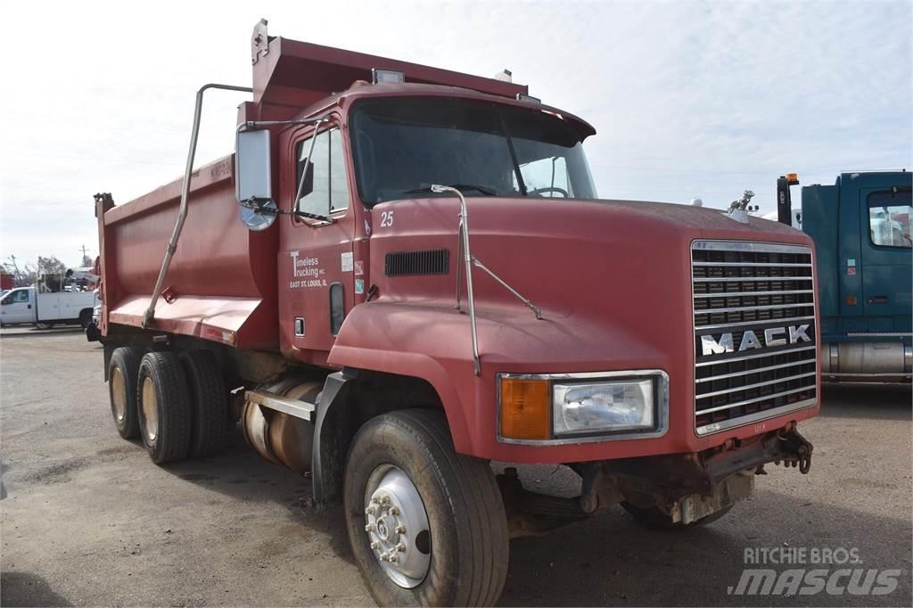 Mack CH613 덤프 트럭