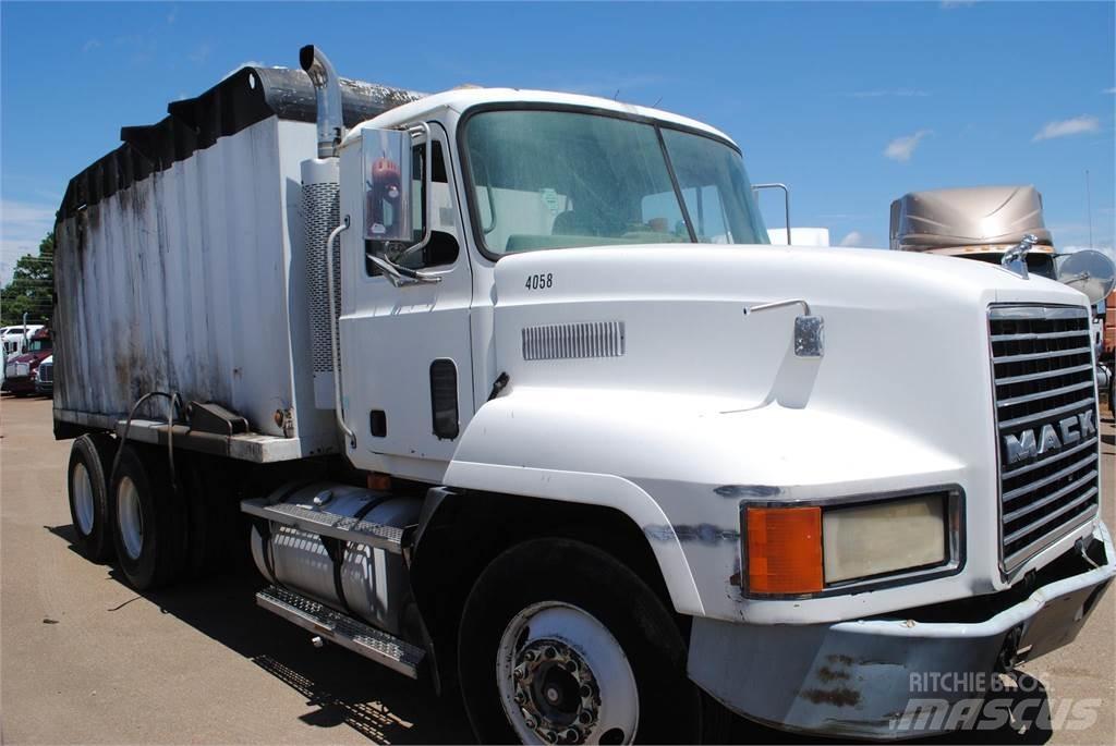 Mack CH613 덤프 트럭