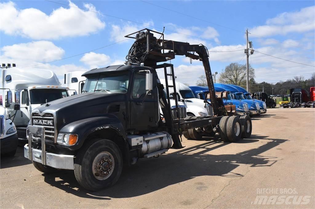 Mack GRANITE CV713 크레인 트럭