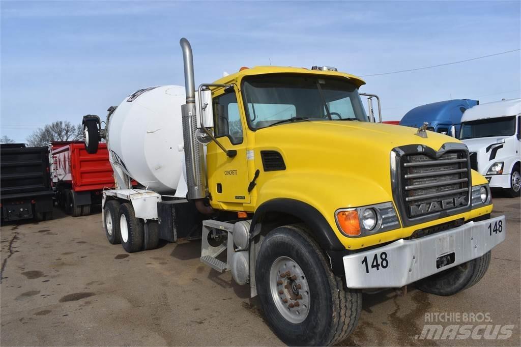Mack GRANITE CV713 콘크리트 믹서트럭